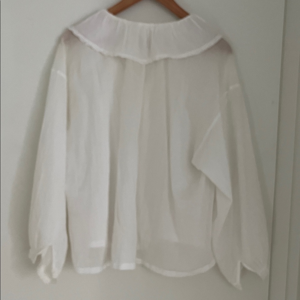 Doen Sheer White Blouse with Ruffled Collar - Picture 4 of 9